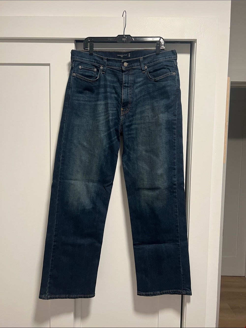 Abercrombie & Fitch Men's Indigo Baggy-Leg Jeans